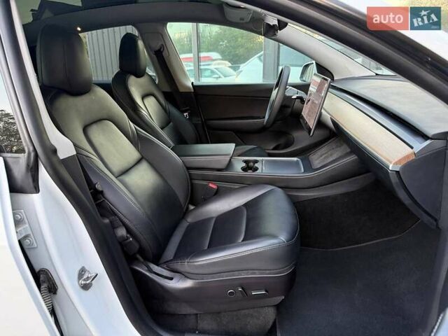 Белый Тесла Model Y, объемом двигателя 0 л и пробегом 156 тыс. км за 22500 $, фото 24 на Automoto.ua