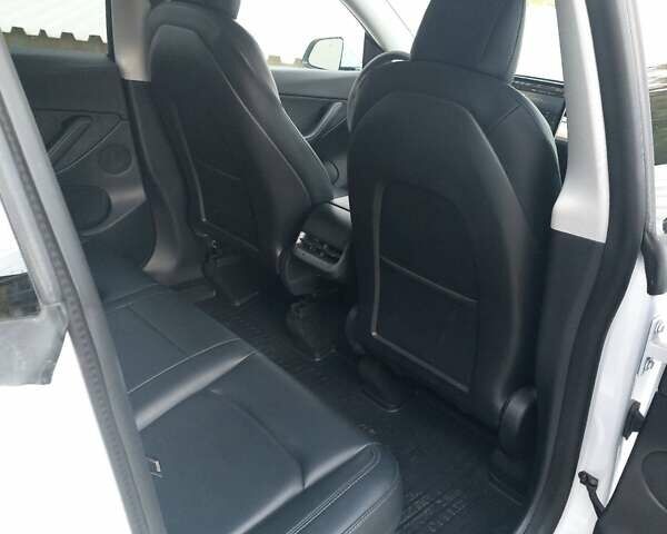 Белый Тесла Model Y, объемом двигателя 0 л и пробегом 58 тыс. км за 23400 $, фото 9 на Automoto.ua