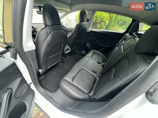 Белый Тесла Model Y, объемом двигателя 0 л и пробегом 92 тыс. км за 23500 $, фото 15 на Automoto.ua