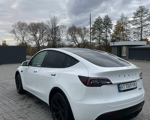 Белый Тесла Model Y, объемом двигателя 0 л и пробегом 55 тыс. км за 28000 $, фото 3 на Automoto.ua