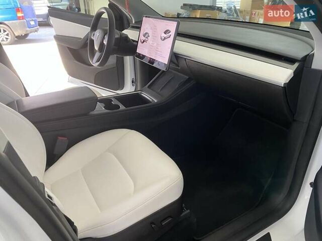 Тесла Model Y 2021 в Одессе на Automoto.ua Белый Тесла Model Y, объемом двигателя 0 л и пробегом 58 тыс. км за 26300 $, фото 34 на Automoto.ua