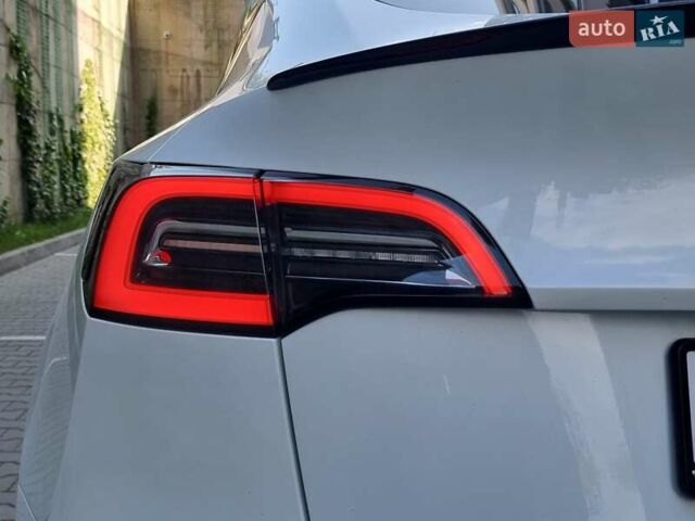 Белый Тесла Model Y, объемом двигателя 0 л и пробегом 98 тыс. км за 26499 $, фото 58 на Automoto.ua