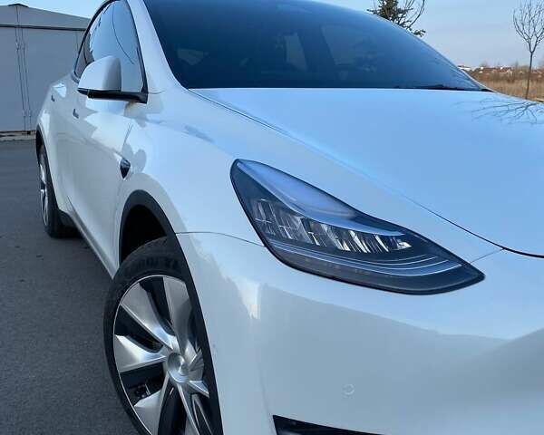 Белый Тесла Model Y, объемом двигателя 0 л и пробегом 70 тыс. км за 26750 $, фото 16 на Automoto.ua