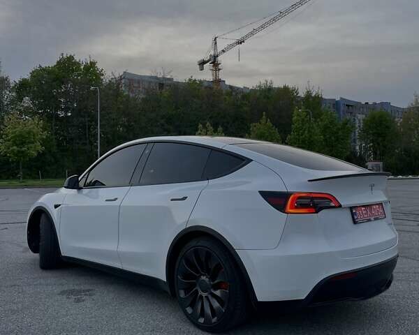 Білий Тесла Model Y, об'ємом двигуна 0 л та пробігом 39 тис. км за 25999 $, фото 6 на Automoto.ua