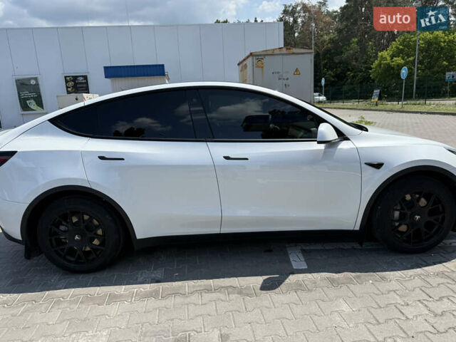 Белый Тесла Model Y, объемом двигателя 0 л и пробегом 106 тыс. км за 22800 $, фото 3 на Automoto.ua