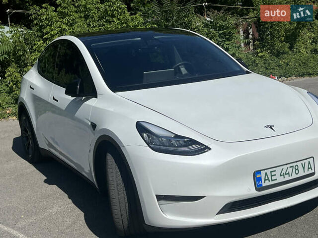 Белый Тесла Model Y, объемом двигателя 0 л и пробегом 63 тыс. км за 25500 $, фото 2 на Automoto.ua