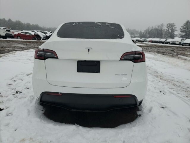 Белый Тесла Model Y, объемом двигателя 0 л и пробегом 53 тыс. км за 13800 $, фото 4 на Automoto.ua