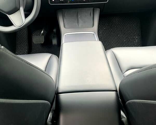 Белый Тесла Model Y, объемом двигателя 0 л и пробегом 40 тыс. км за 28600 $, фото 41 на Automoto.ua