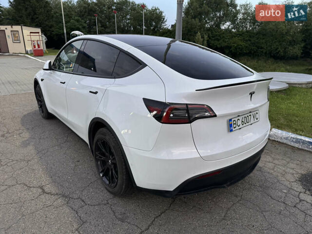 Белый Тесла Model Y, объемом двигателя 0 л и пробегом 79 тыс. км за 27899 $, фото 5 на Automoto.ua