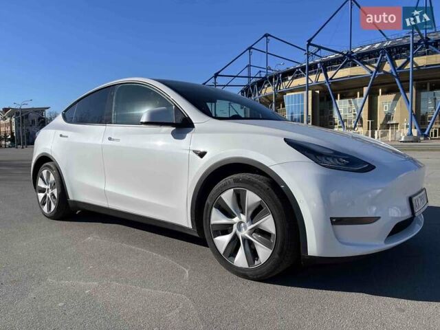Белый Тесла Model Y, объемом двигателя 0 л и пробегом 81 тыс. км за 23999 $, фото 18 на Automoto.ua