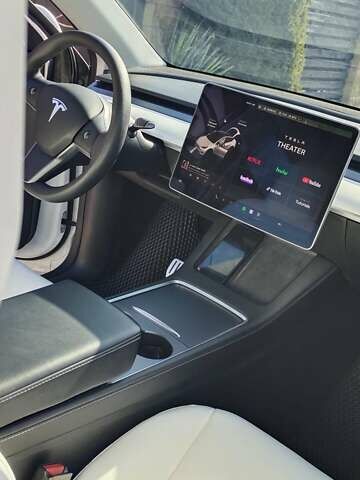 Белый Тесла Model Y, объемом двигателя 0 л и пробегом 38 тыс. км за 34200 $, фото 13 на Automoto.ua