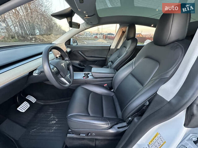 Білий Тесла Model Y, об'ємом двигуна 0 л та пробігом 105 тис. км за 24900 $, фото 12 на Automoto.ua