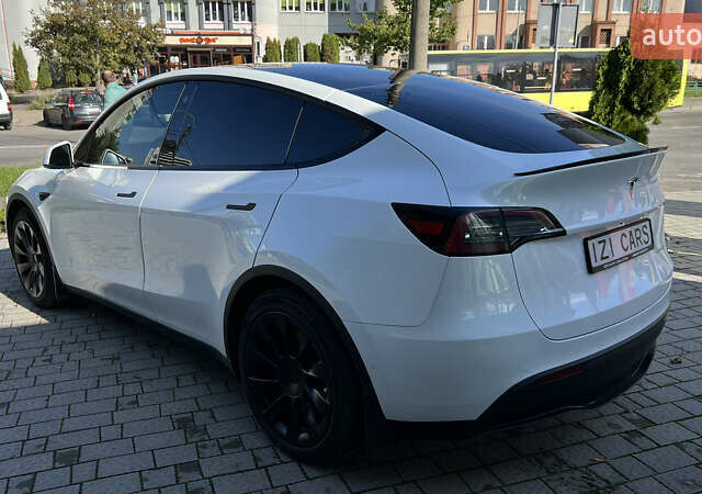Белый Тесла Model Y, объемом двигателя 0 л и пробегом 88 тыс. км за 25700 $, фото 4 на Automoto.ua