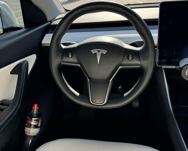 Белый Тесла Model Y, объемом двигателя 0 л и пробегом 155 тыс. км за 20777 $, фото 34 на Automoto.ua