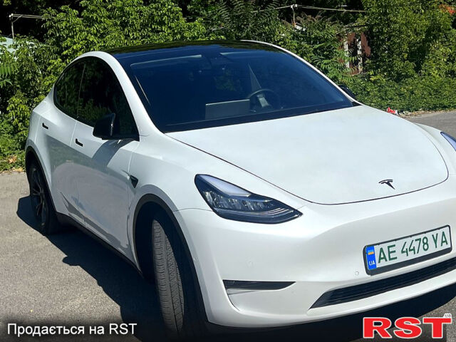 Белый Тесла Model Y, объемом двигателя 0 л и пробегом 63 тыс. км за 26500 $, фото 2 на Automoto.ua