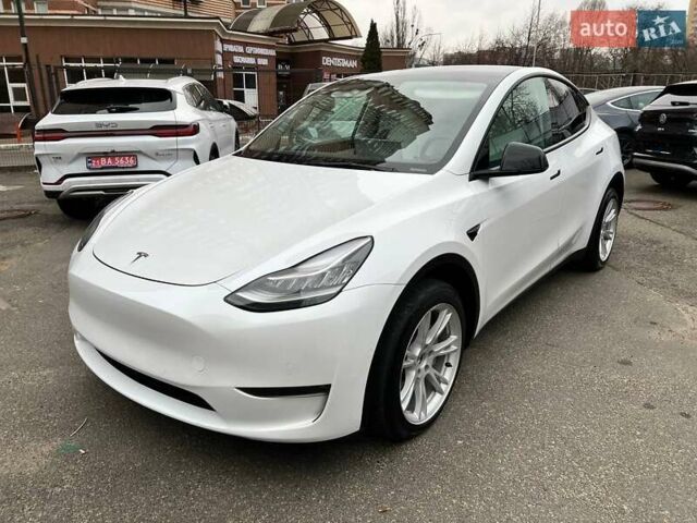 Білий Тесла Model Y, об'ємом двигуна 0 л та пробігом 47 тис. км за 23499 $, фото 2 на Automoto.ua