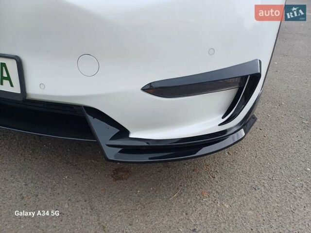 Белый Тесла Model Y, объемом двигателя 0 л и пробегом 67 тыс. км за 23000 $, фото 7 на Automoto.ua
