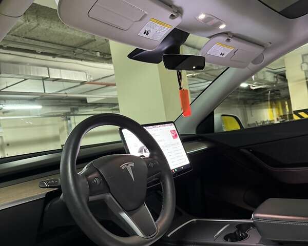Белый Тесла Model Y, объемом двигателя 0 л и пробегом 47 тыс. км за 26000 $, фото 11 на Automoto.ua