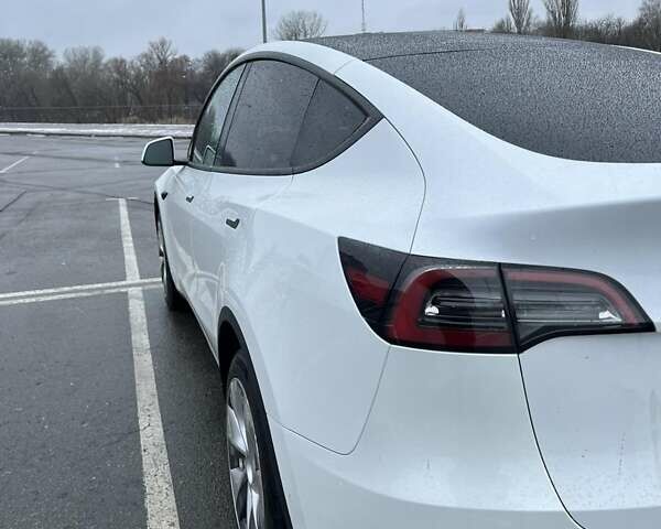 Белый Тесла Model Y, объемом двигателя 0 л и пробегом 32 тыс. км за 30000 $, фото 13 на Automoto.ua