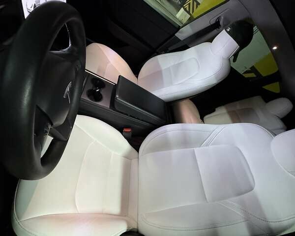Белый Тесла Model Y, объемом двигателя 0 л и пробегом 47 тыс. км за 26000 $, фото 12 на Automoto.ua