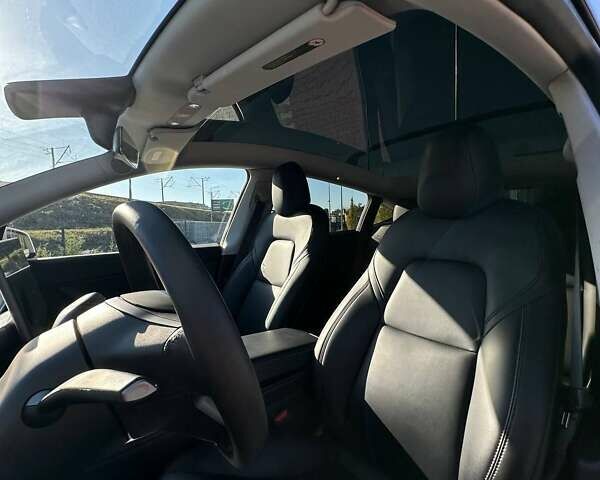 Тесла Model Y 2021 в Киеве на Automoto.ua Белый Тесла Model Y, объемом двигателя 0 л и пробегом 51 тыс. км за 27500 $, фото 10 на Automoto.ua