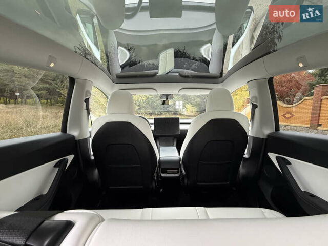 Белый Тесла Model Y, объемом двигателя 0 л и пробегом 73 тыс. км за 24500 $, фото 12 на Automoto.ua