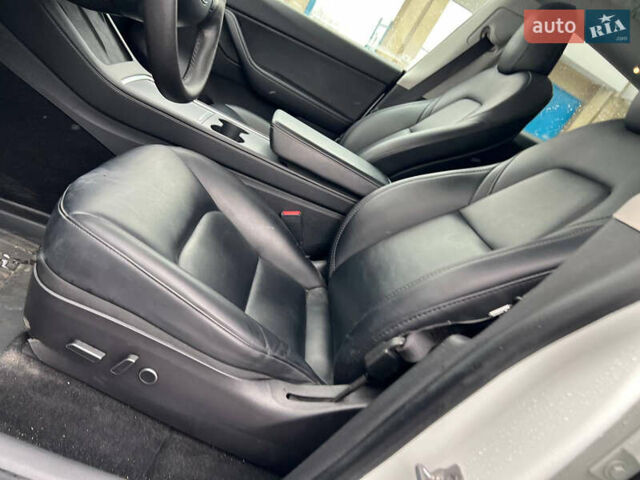 Білий Тесла Model Y, об'ємом двигуна 0 л та пробігом 88 тис. км за 24900 $, фото 41 на Automoto.ua