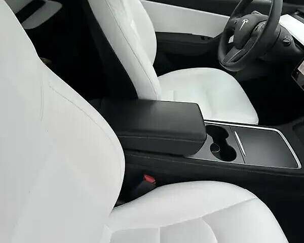 Белый Тесла Model Y, объемом двигателя 0 л и пробегом 98 тыс. км за 26500 $, фото 4 на Automoto.ua