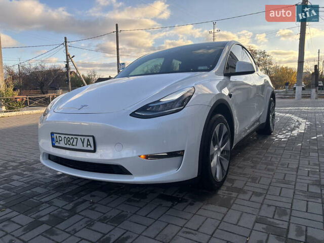 Белый Тесла Model Y, объемом двигателя 0 л и пробегом 23 тыс. км за 28000 $, фото 3 на Automoto.ua