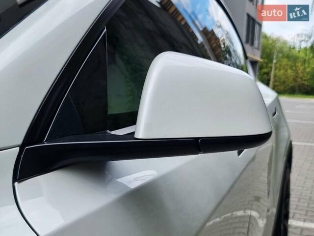 Белый Тесла Model Y, объемом двигателя 0 л и пробегом 98 тыс. км за 26499 $, фото 14 на Automoto.ua
