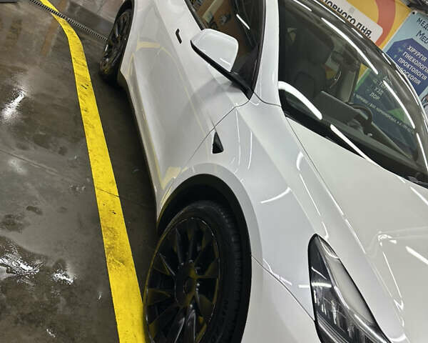 Білий Тесла Model Y, об'ємом двигуна 0 л та пробігом 75 тис. км за 21000 $, фото 2 на Automoto.ua