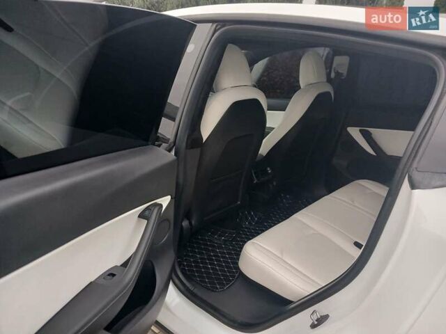 Белый Тесла Model Y, объемом двигателя 0 л и пробегом 195 тыс. км за 26000 $, фото 21 на Automoto.ua