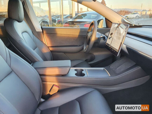 Белый Тесла Model Y, объемом двигателя 80 л и пробегом 21 тыс. км за 31500 $, фото 16 на Automoto.ua