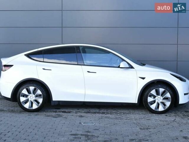 Белый Тесла Model Y, объемом двигателя 0 л и пробегом 71 тыс. км за 23000 $, фото 4 на Automoto.ua
