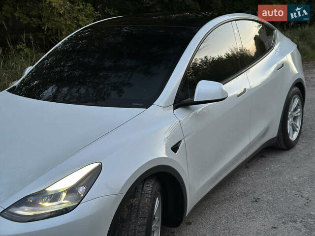 Белый Тесла Model Y, объемом двигателя 0 л и пробегом 57 тыс. км за 30000 $, фото 4 на Automoto.ua