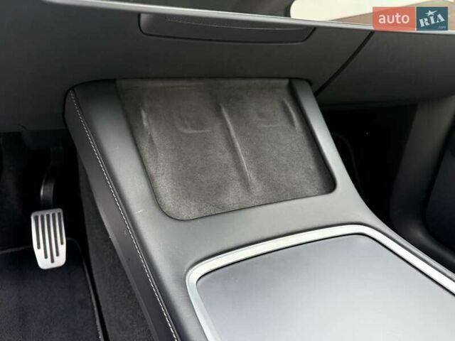 Белый Тесла Model Y, объемом двигателя 0 л и пробегом 80 тыс. км за 25500 $, фото 23 на Automoto.ua