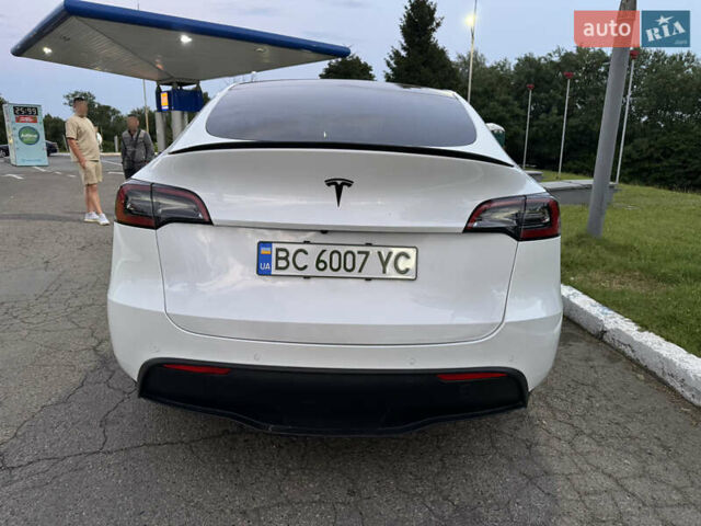 Белый Тесла Model Y, объемом двигателя 0 л и пробегом 79 тыс. км за 27899 $, фото 4 на Automoto.ua
