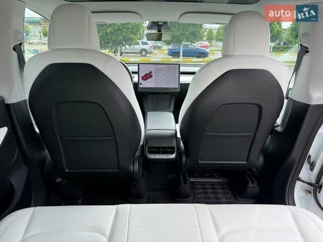 Белый Тесла Model Y, объемом двигателя 0 л и пробегом 91 тыс. км за 26900 $, фото 25 на Automoto.ua