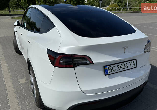 Белый Тесла Model Y, объемом двигателя 0 л и пробегом 44 тыс. км за 28500 $, фото 6 на Automoto.ua