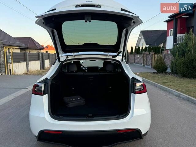 Белый Тесла Model Y, объемом двигателя 0 л и пробегом 38 тыс. км за 24100 $, фото 41 на Automoto.ua