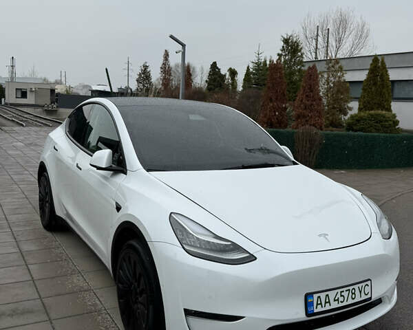 Білий Тесла Model Y, об'ємом двигуна 0 л та пробігом 39 тис. км за 25900 $, фото 3 на Automoto.ua