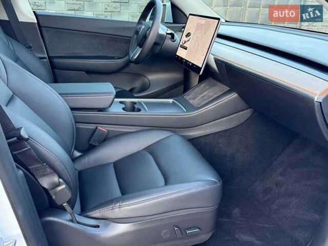 Белый Тесла Model Y, объемом двигателя 0 л и пробегом 38 тыс. км за 24100 $, фото 54 на Automoto.ua