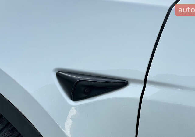 Белый Тесла Model Y, объемом двигателя 0 л и пробегом 67 тыс. км за 22800 $, фото 9 на Automoto.ua