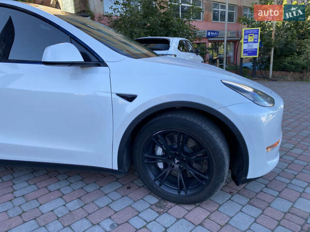 Белый Тесла Model Y, объемом двигателя 0 л и пробегом 39 тыс. км за 27300 $, фото 9 на Automoto.ua