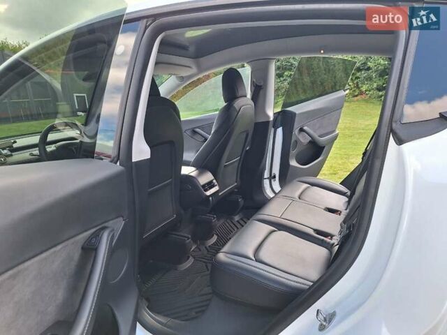 Білий Тесла Model Y, об'ємом двигуна 0 л та пробігом 75 тис. км за 30000 $, фото 13 на Automoto.ua
