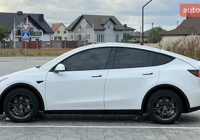 Тесла Model Y 2021 в Луцке на Automoto.ua Белый Тесла Model Y, объемом двигателя 0 л и пробегом 69 тыс. км за 22400 $, фото 12 на Automoto.ua