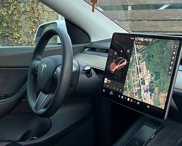 Белый Тесла Model Y, объемом двигателя 0 л и пробегом 56 тыс. км за 24980 $, фото 47 на Automoto.ua