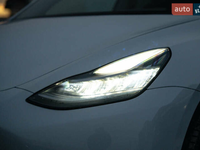 Белый Тесла Model Y, объемом двигателя 0 л и пробегом 69 тыс. км за 27500 $, фото 12 на Automoto.ua