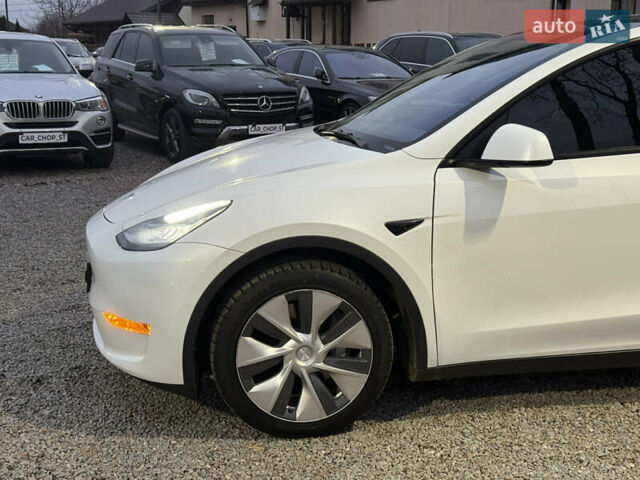 Белый Тесла Model Y, объемом двигателя 0 л и пробегом 128 тыс. км за 22600 $, фото 4 на Automoto.ua