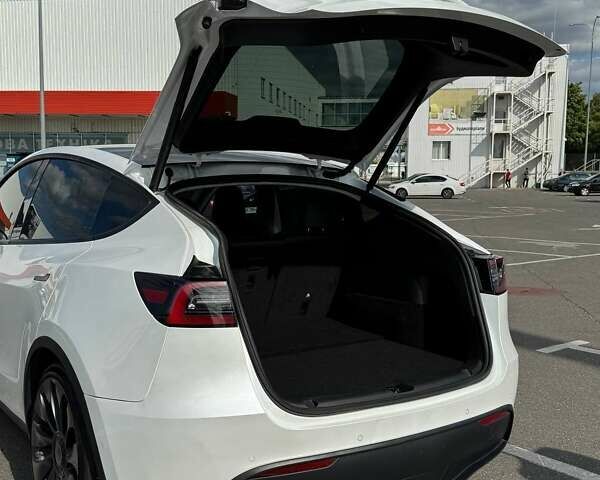 Белый Тесла Model Y, объемом двигателя 0 л и пробегом 87 тыс. км за 26999 $, фото 13 на Automoto.ua